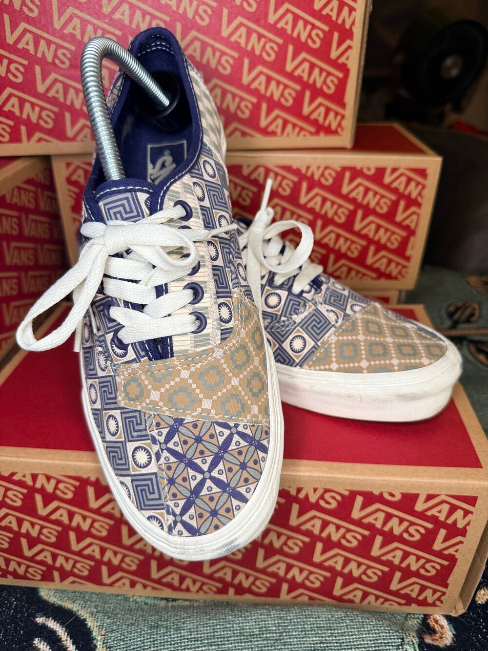 NEARLY NEW Vans Authentic Geometric
Patchwork Women 10/Men 8.5